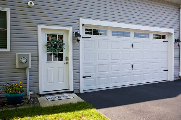 24/7 Emergency Garage Door Panel Replacement experts in Chesapeake Beach, MD